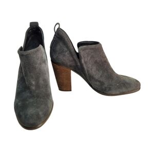 Vince Camuto Francia  Ankle Booties Gray Suede 9.5 Women’s